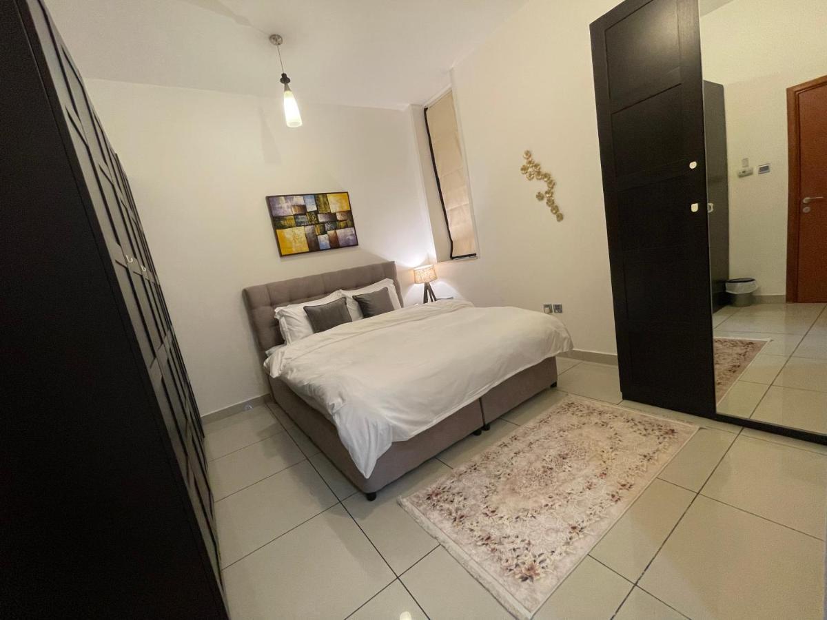 Sea View 1Br Apartment - Marina Pinnacle Dubai Exterior photo